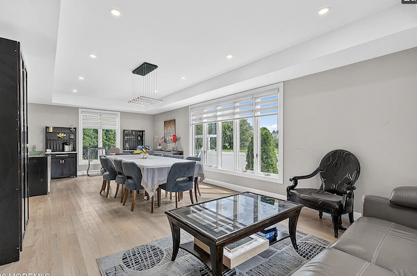 Supplied property photographs and details for 799 Bowyer Avenue