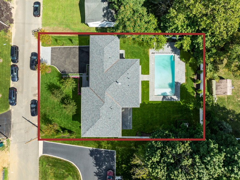 Supplied property photographs and details for 889 Red Oaks Drive